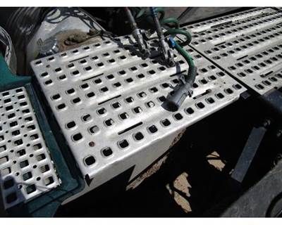 Used 2008 Volvo VNL Aluminum Catwalk