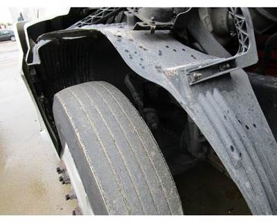 Used 2008 Volvo VNL Right Inner Fender