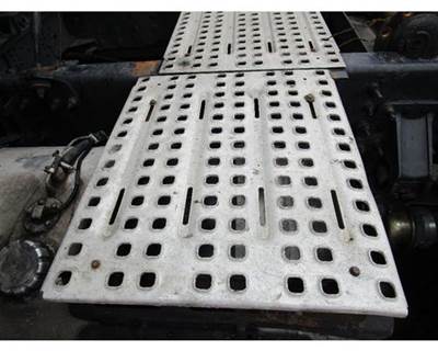Used 2008 Volvo VNL Left Aluminum Deck Plate 24X20 Top of Fuel Tank