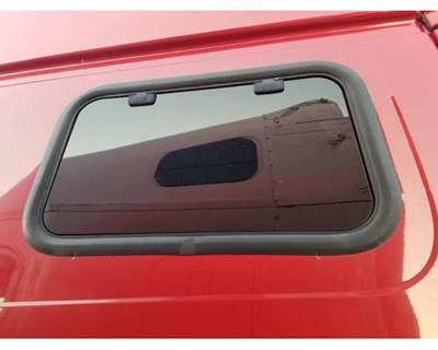 Used 2007 Volvo VNL Sleeper Window