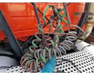 Used Coiled Red and Blue Air Hose Set for Volvo VNL