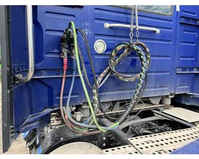 Used 2017 Volvo VNL Straight Air Hose Set and Trailer ABS Cable