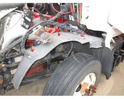 Used 2010 Volvo VNL Left Plastic Inner Fender
