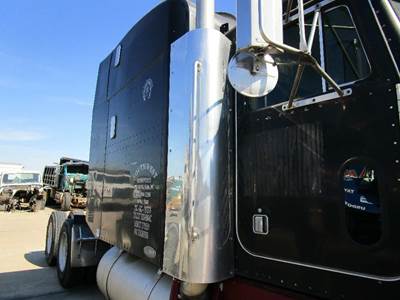 Peterbilt 377 Muffler Shield