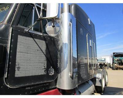 Peterbilt 377 Muffler Shield