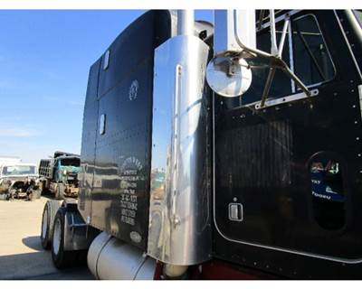 Peterbilt 377 Muffler Shield