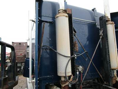 Freightliner FLD120 Muffler