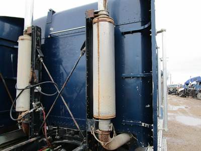 Freightliner FLD120 Muffler