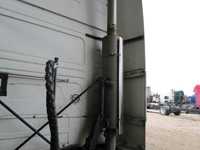 Volvo VNL Muffler