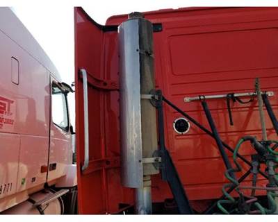 Volvo VNL Muffler