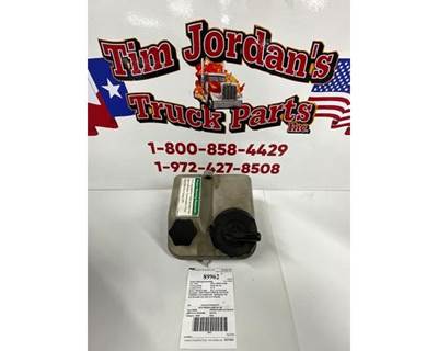 Freightliner A14-19133-000 Power Steering Assembly for a Freightliner M2 106