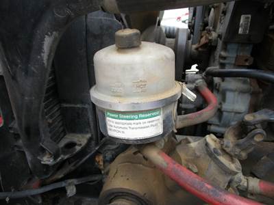 Freightliner Columbia Power Steering Assembly for a Freightliner COLUMBIA 120