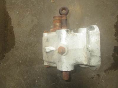 USED SHAFT DRIVEN PTO PUMP. 
P/N: J24405