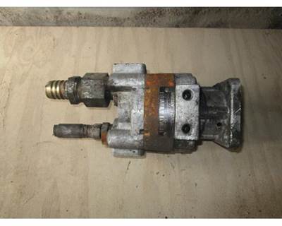 USED PARKER PTO HYDRAULIC PUMP. MODEL: P16 115A 2S2