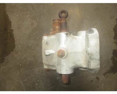 USED SHAFT DRIVEN PTO PUMP. 
P/N: J24405