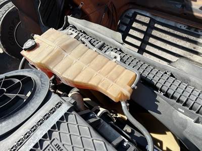 Freightliner Cascadia Radiator Overflow Bottle / Surge Tank for a Freightliner CASCADIA 113BBC