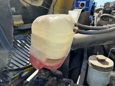 International 4300 Radiator Overflow Bottle / Surge Tank