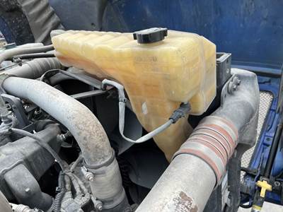 Kenworth T680 Radiator Overflow Bottle / Surge Tank