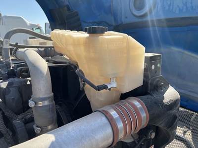 Kenworth T680 Radiator Overflow Bottle / Surge Tank