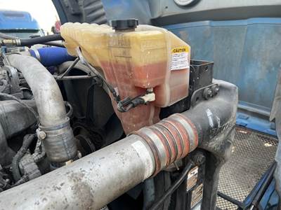 Kenworth T680 Radiator Overflow Bottle / Surge Tank