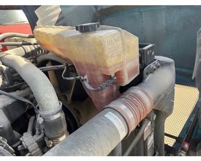 Kenworth T680 Radiator Overflow Bottle / Surge Tank