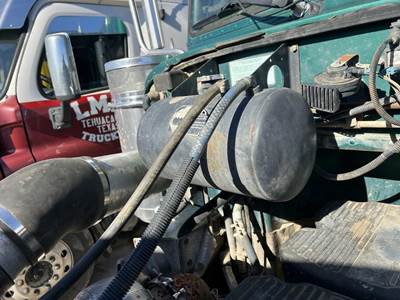 Peterbilt 378 Radiator Overflow Bottle / Surge Tank