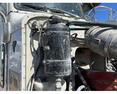 Peterbilt 386 Radiator Overflow Bottle / Surge Tank