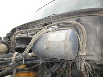 Peterbilt 387 Radiator Overflow Bottle / Surge Tank