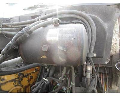Peterbilt 387 Radiator Overflow Bottle / Surge Tank