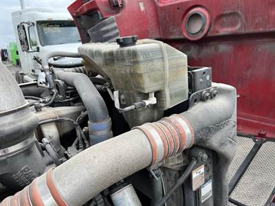Peterbilt 579 Radiator Overflow Bottle / Surge Tank