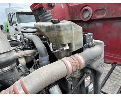 Peterbilt 579 Radiator Overflow Bottle / Surge Tank