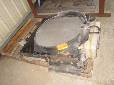 Volvo VNL Radiator Overflow Bottle / Surge Tank