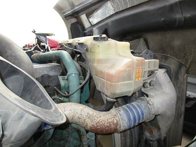Volvo VNL Radiator Overflow Bottle / Surge Tank