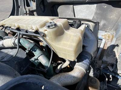 Volvo VNL Radiator Overflow Bottle / Surge Tank