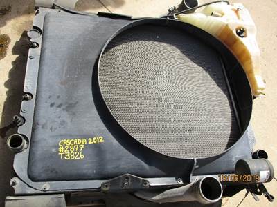 Freightliner Cascadia Radiator for a Freightliner CASCADIA 125