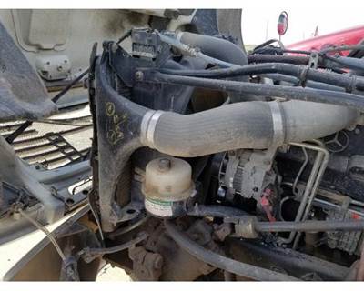 Freightliner Columbia Radiator for a Freightliner COLUMBIA 120