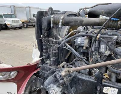 Mack Vision CXN613 Radiator for a Mack CXN613