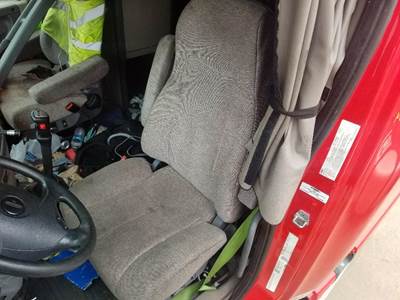 Freightliner Cascadia 125 Left Seat