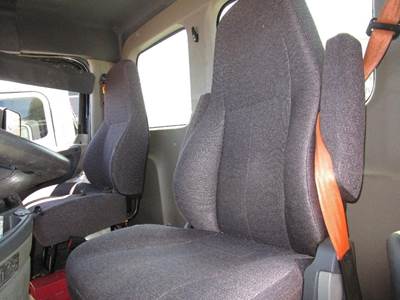 Freightliner Cascadia 125 Left Seat