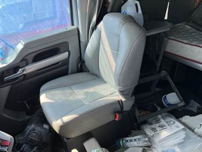 Kenworth T680 Right Seat