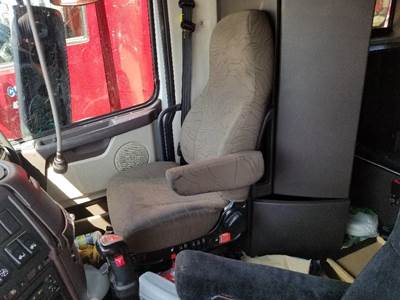 Volvo VNL Right Seat