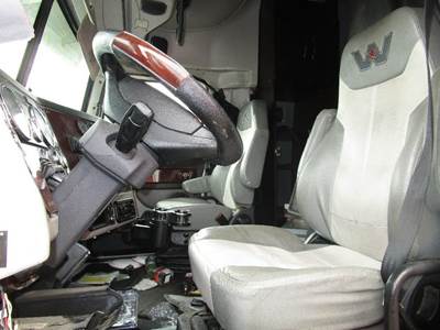 Western Star AIR RIDE Left Seat for a Western Star TR 5700