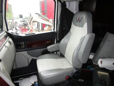 Western Star AIR RIDE Right Seat for a Western Star TR 5700