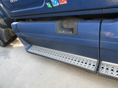 Freightliner Cascadia Right Fairing for a Freightliner CASCADIA 125