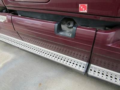 Freightliner Cascadia Right Fairing for a Freightliner CASCADIA 125