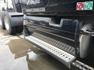 Freightliner Cascadia Right Fairing for a Freightliner CASCADIA 125