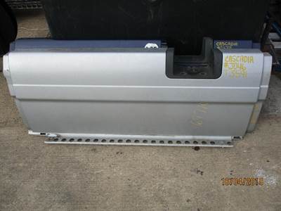 Freightliner Cascadia Right Fairing for a Freightliner CASCADIA 125