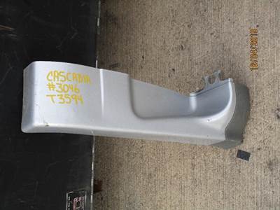 Freightliner Cascadia Right Fairing for a Freightliner CASCADIA 125