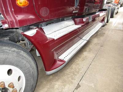 Freightliner Cascadia Left Fairing for a Freightliner CASCADIA 125