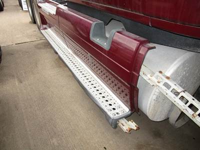 Freightliner Cascadia Right Fairing for a Freightliner CASCADIA 125